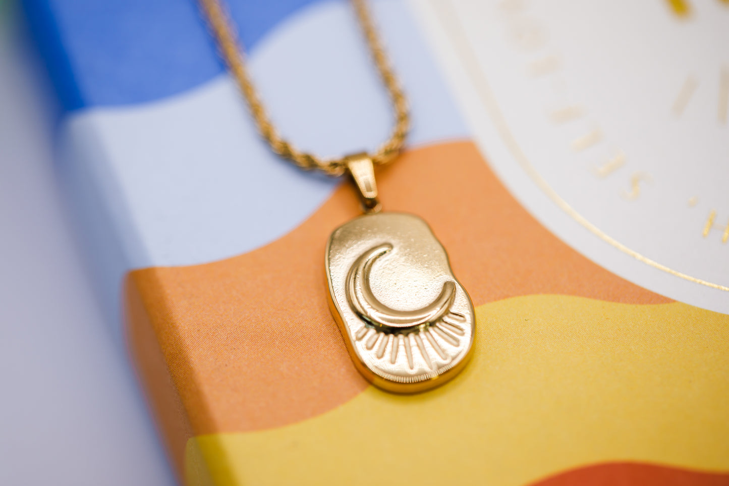 CRESCENT MOON  NECLACE