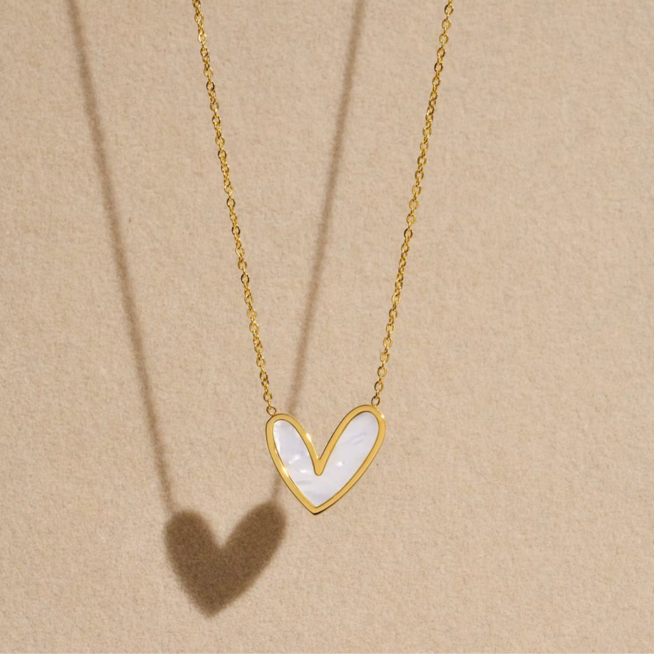 BLYTHE HEART NECKLACE