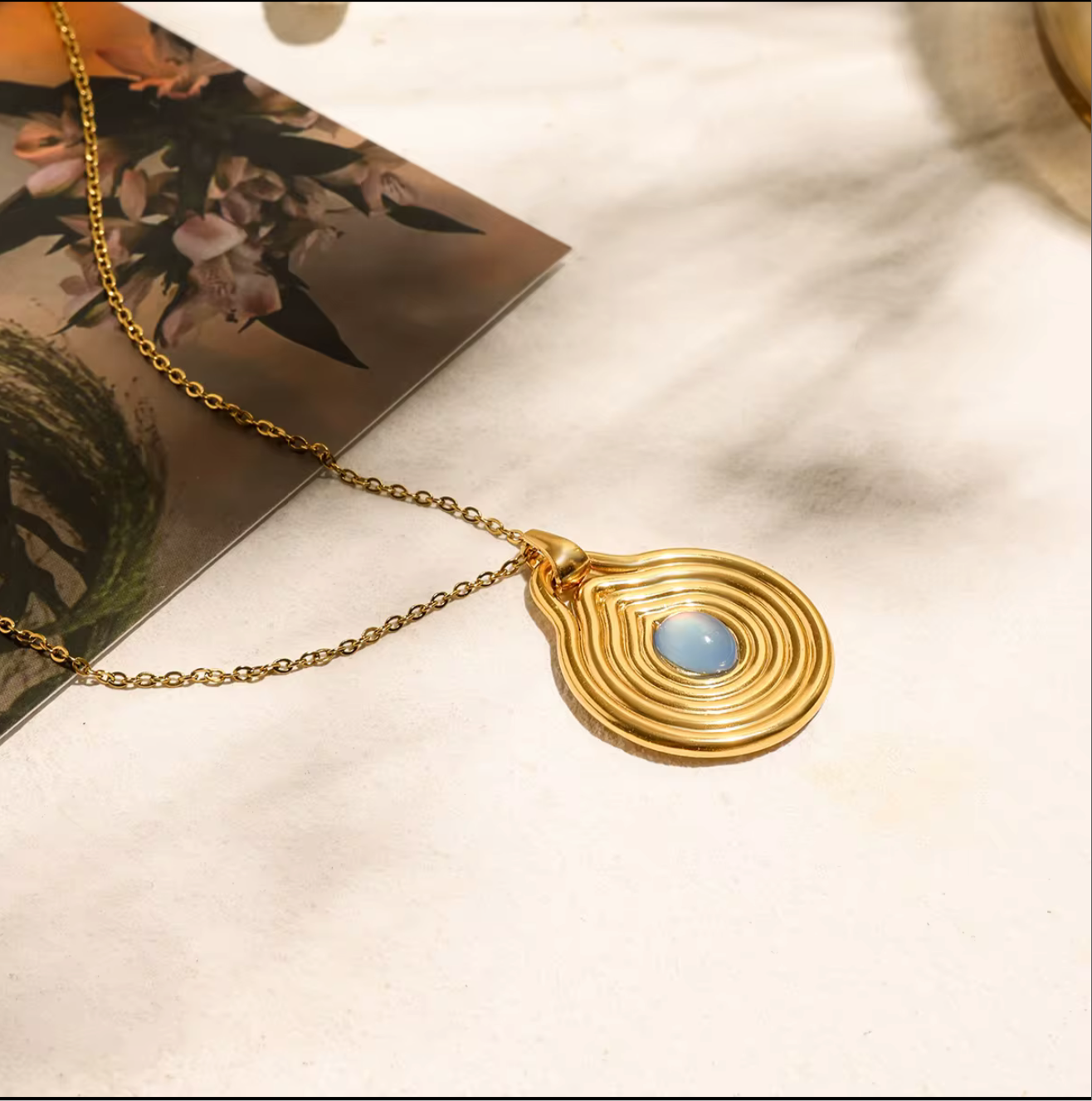 GOLDEN RIPPLE NECKLACE