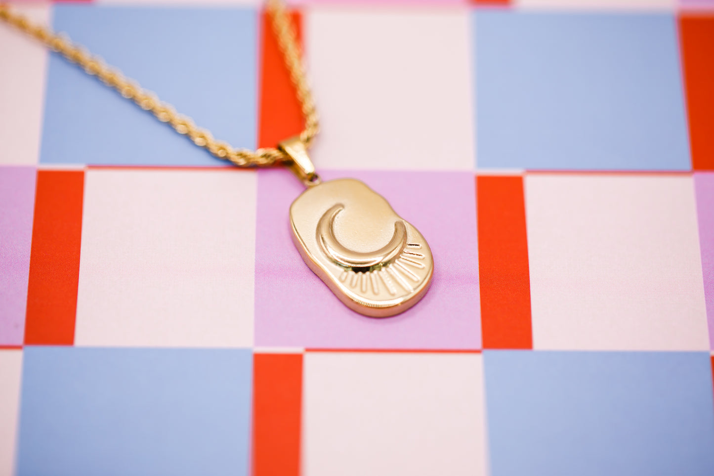 CRESCENT MOON  NECLACE