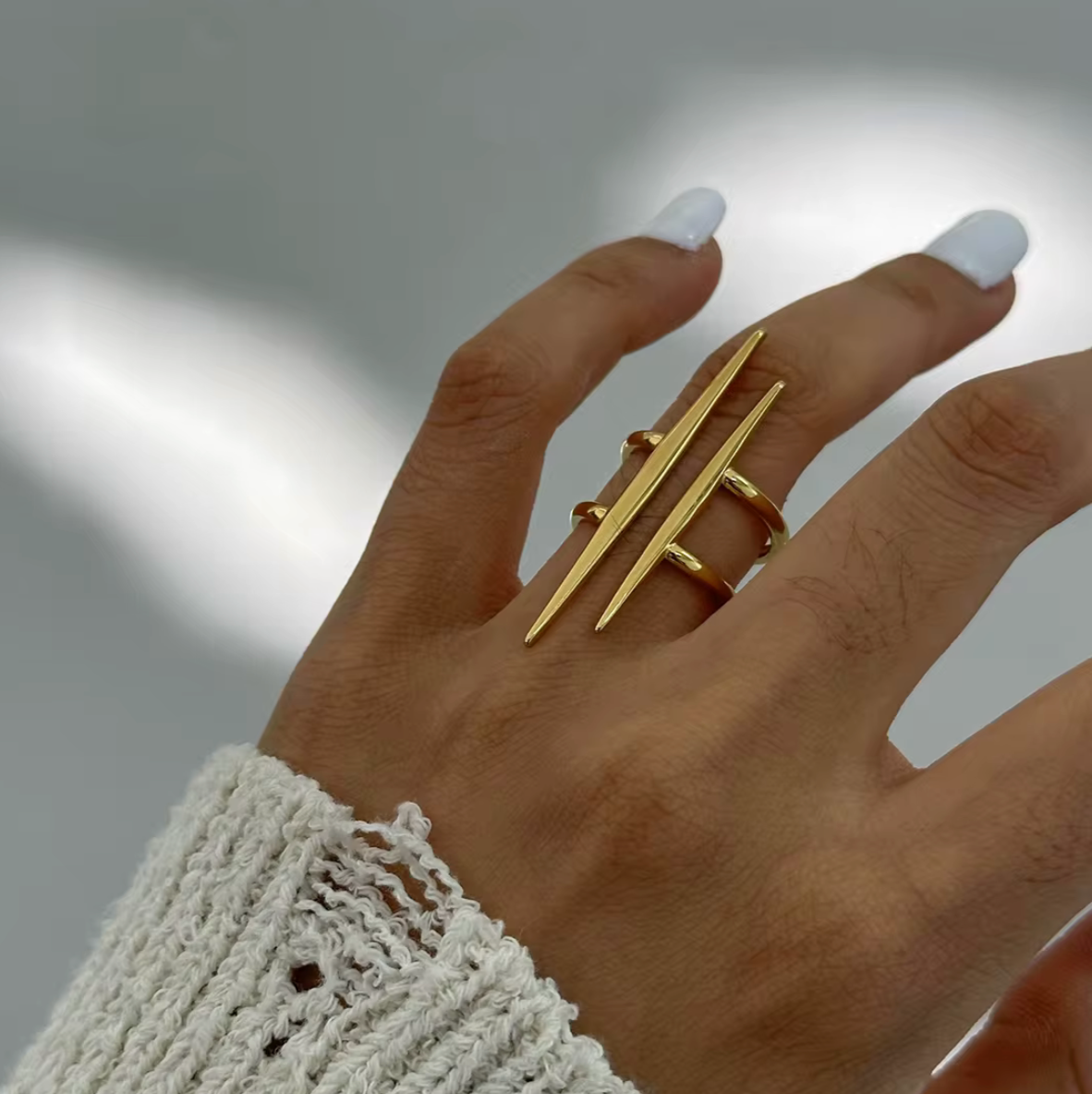 SERAPHINA BAR GOLD RING