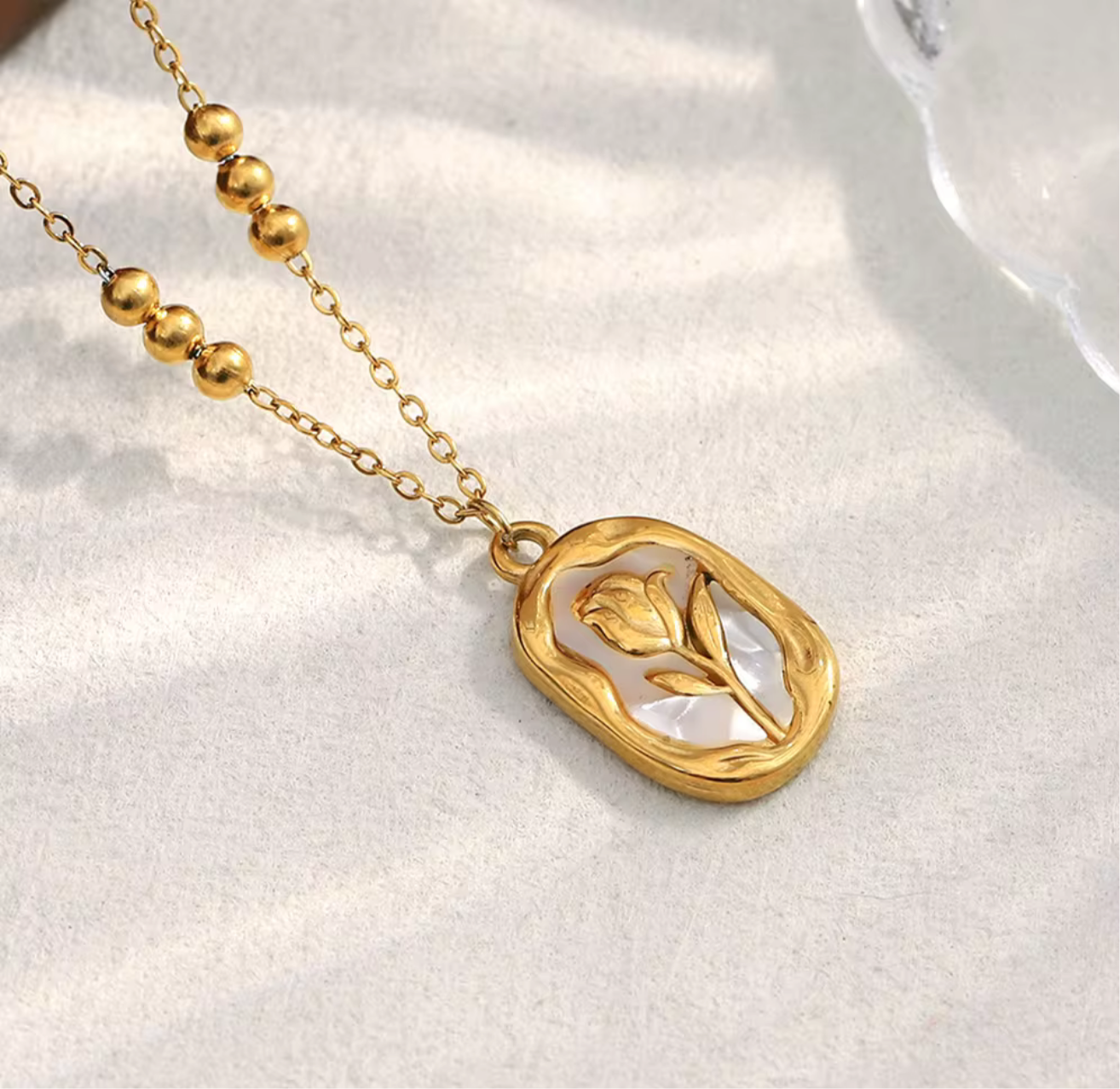 GOLDEN BLOOM NECKLACE