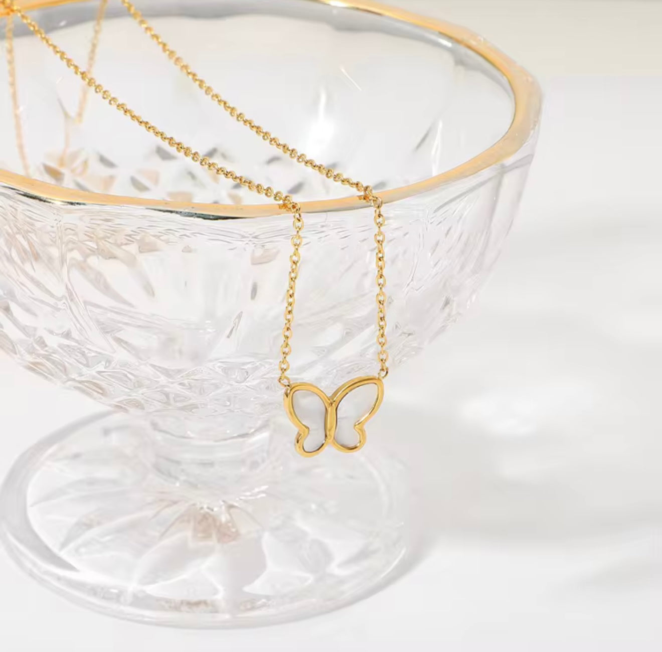 GOLDEN BUTTERFLY NECKLACE