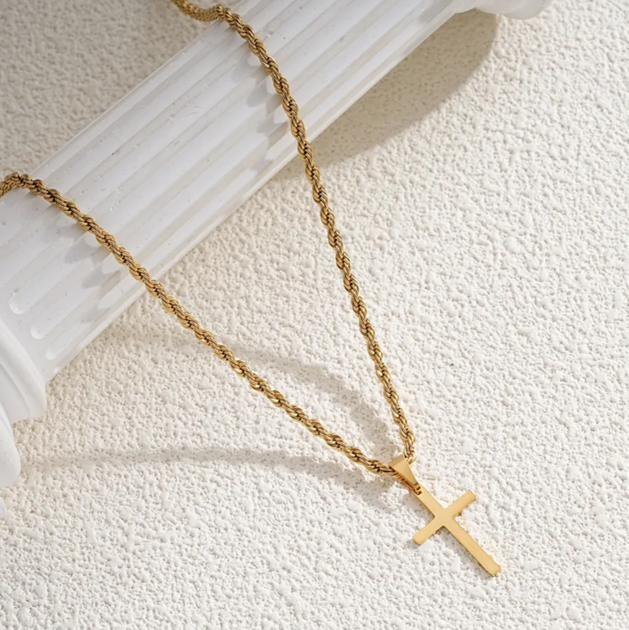 CLASSIC GOLD NECKLACE