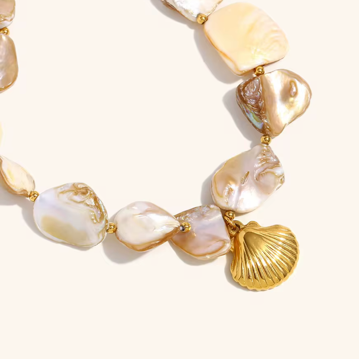 OCEANA SHELL NECKLACE