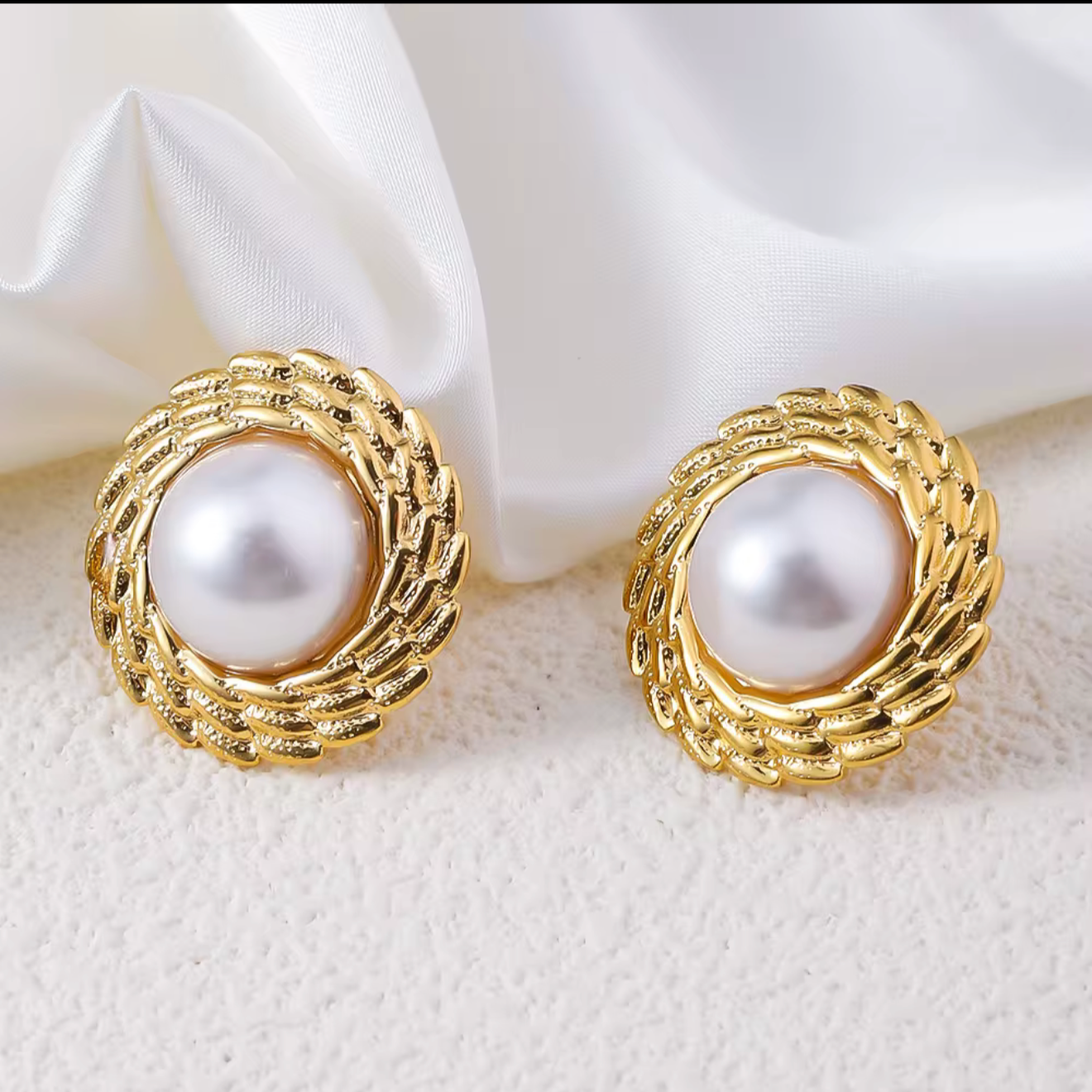 AQUA  PEARL EARRINGS