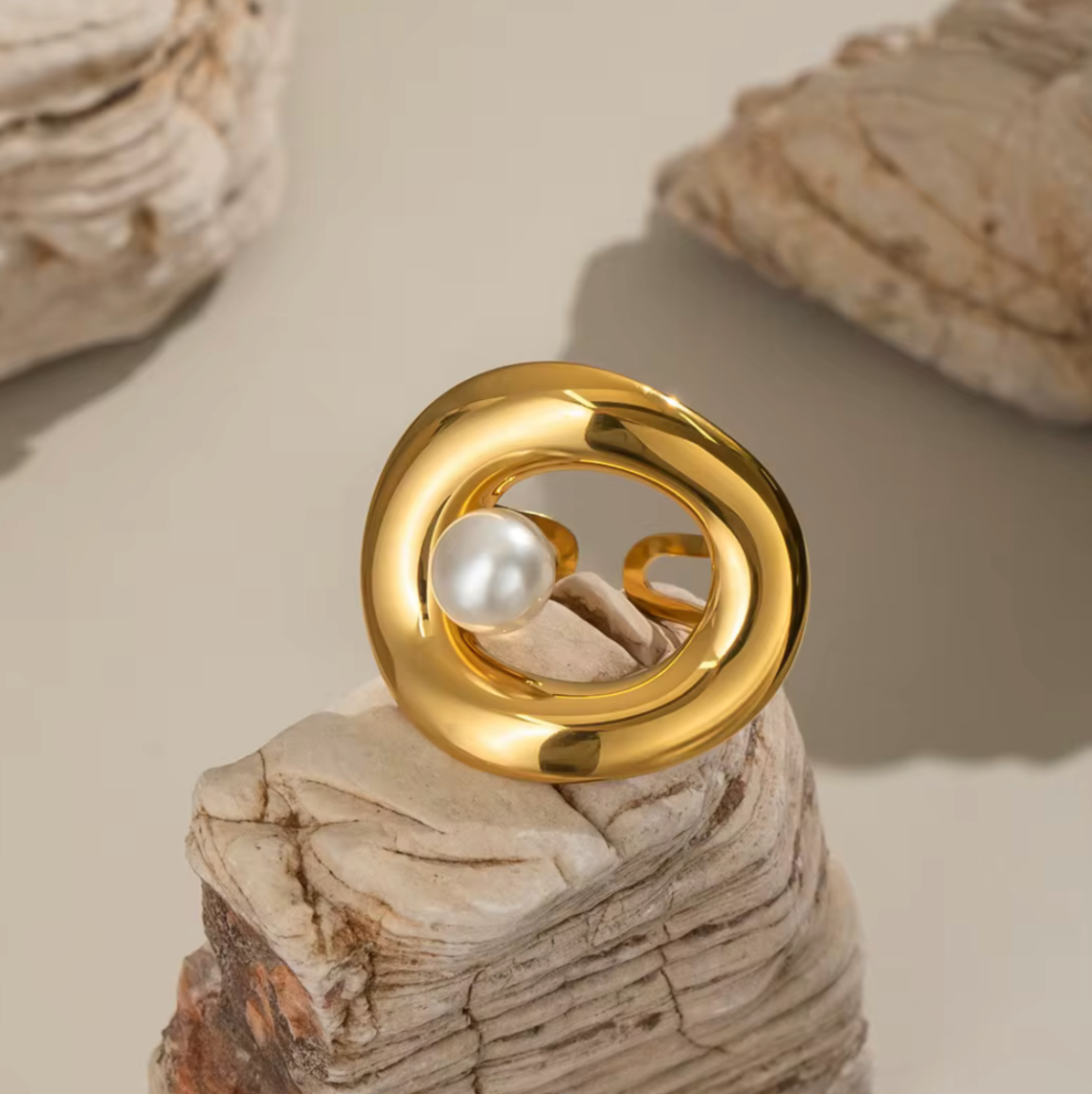 CHARIS GOLD PEARL RING