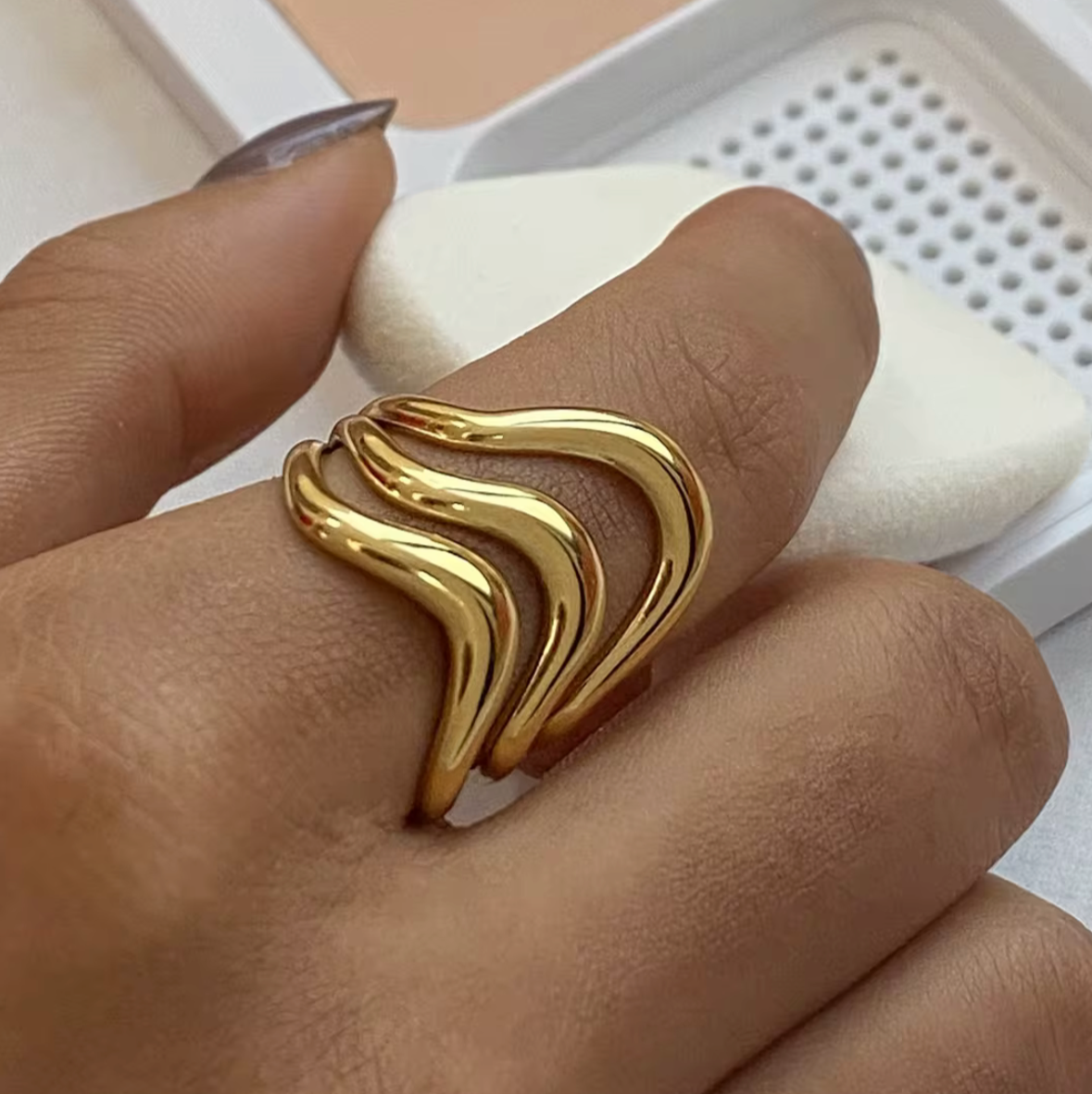 HALLE WAVE  GOLD RING