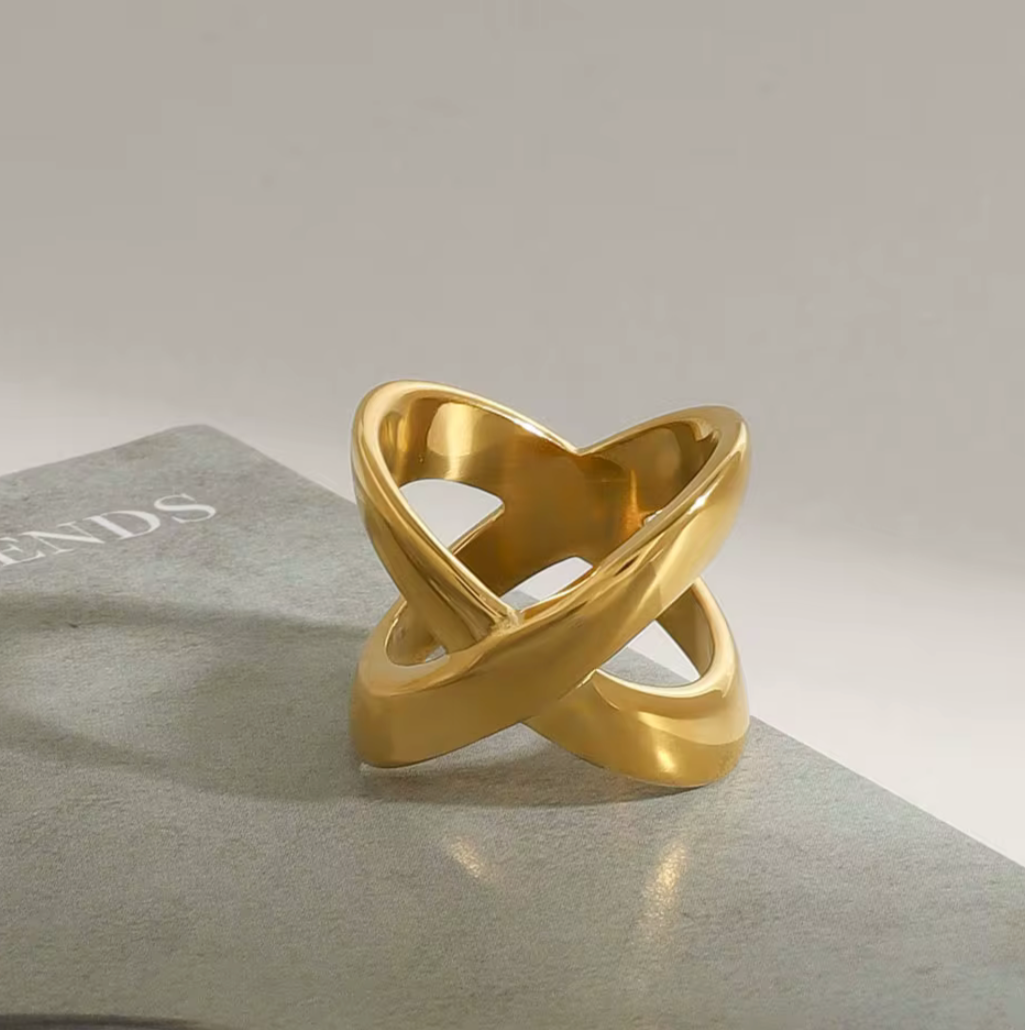 SOLETTA CROSS RING