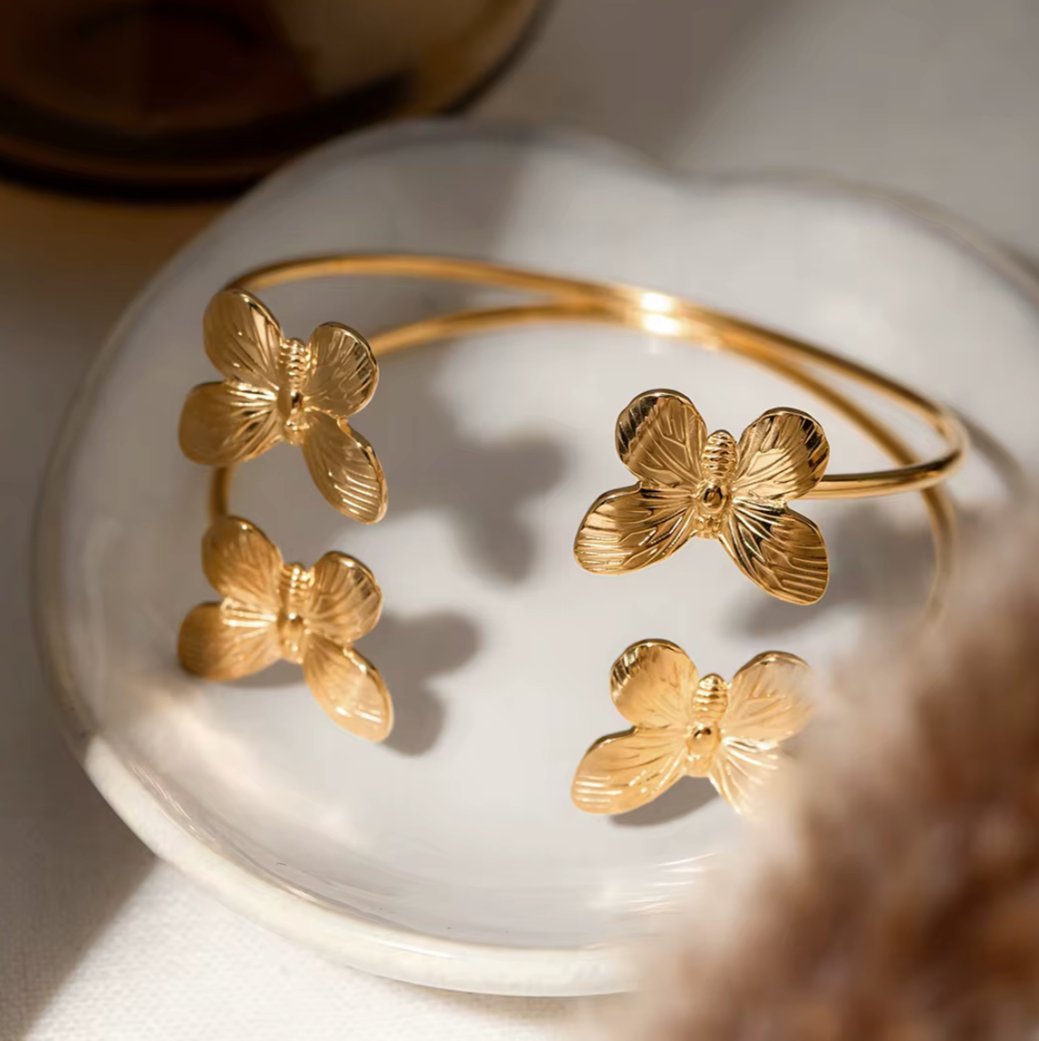 LOUISA GOLD BANGLE
