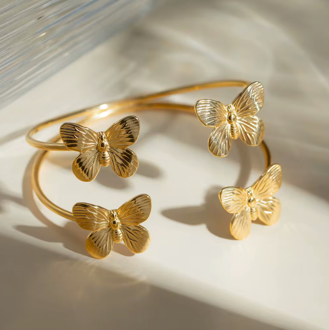 LOUISA GOLD BANGLE